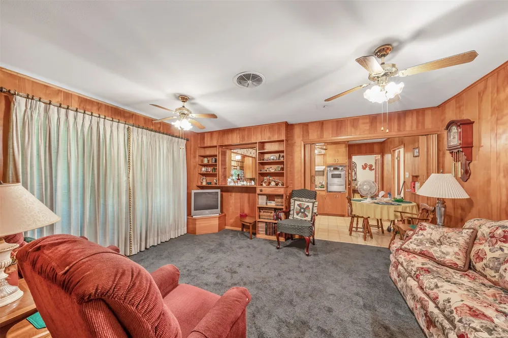 1858 S Dickinson Drive Rusk, TX 75785