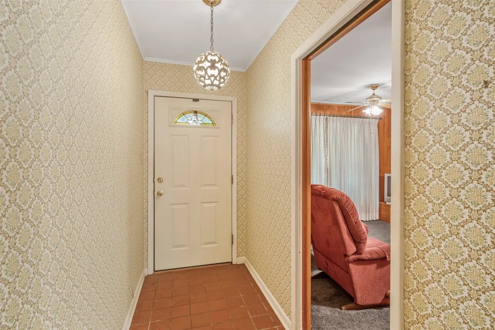 1858 S Dickinson Drive Rusk, TX 75785