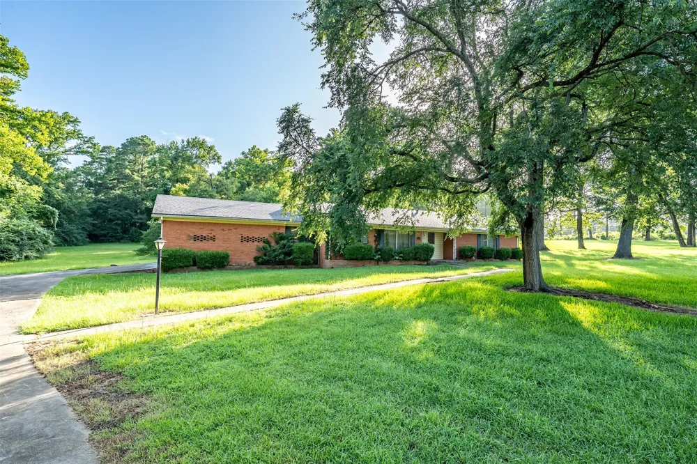 1858 S Dickinson Drive Rusk, TX 75785
