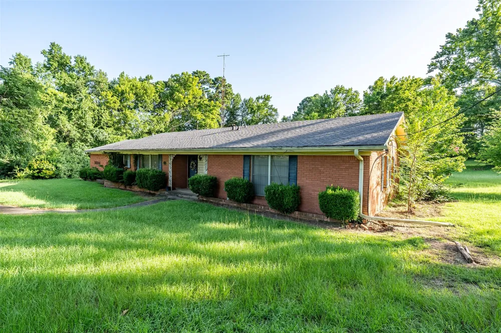 1858 S Dickinson Drive Rusk, TX 75785
