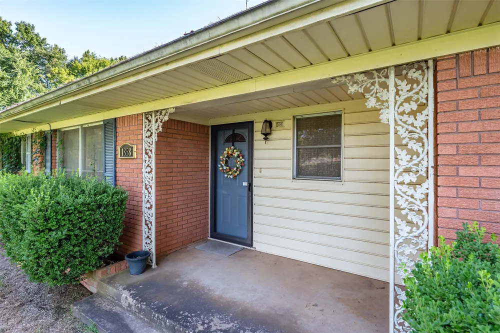 1858 S Dickinson Drive Rusk, TX 75785
