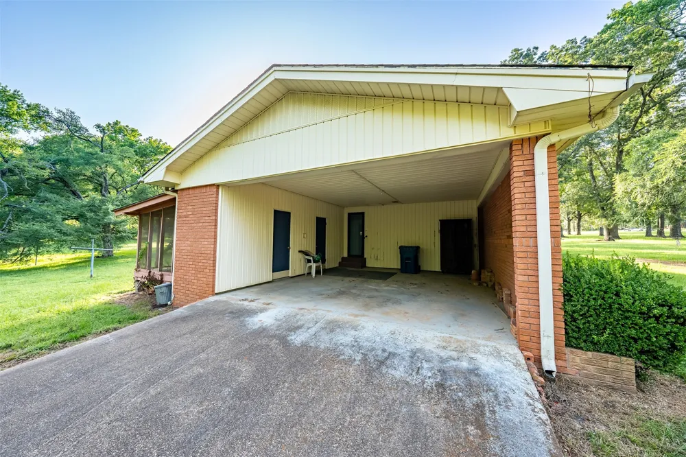 1858 S Dickinson Drive Rusk, TX 75785