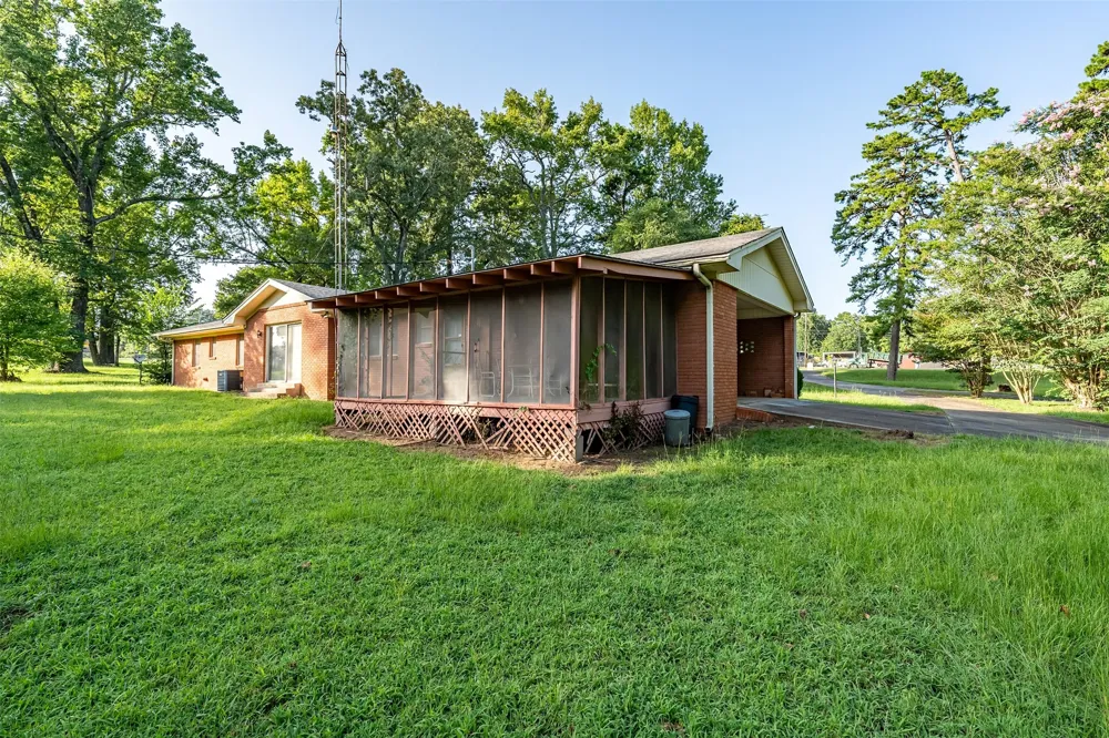 1858 S Dickinson Drive Rusk, TX 75785