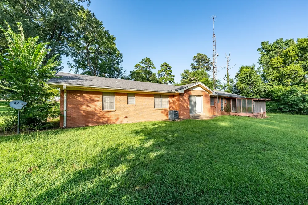 1858 S Dickinson Drive Rusk, TX 75785