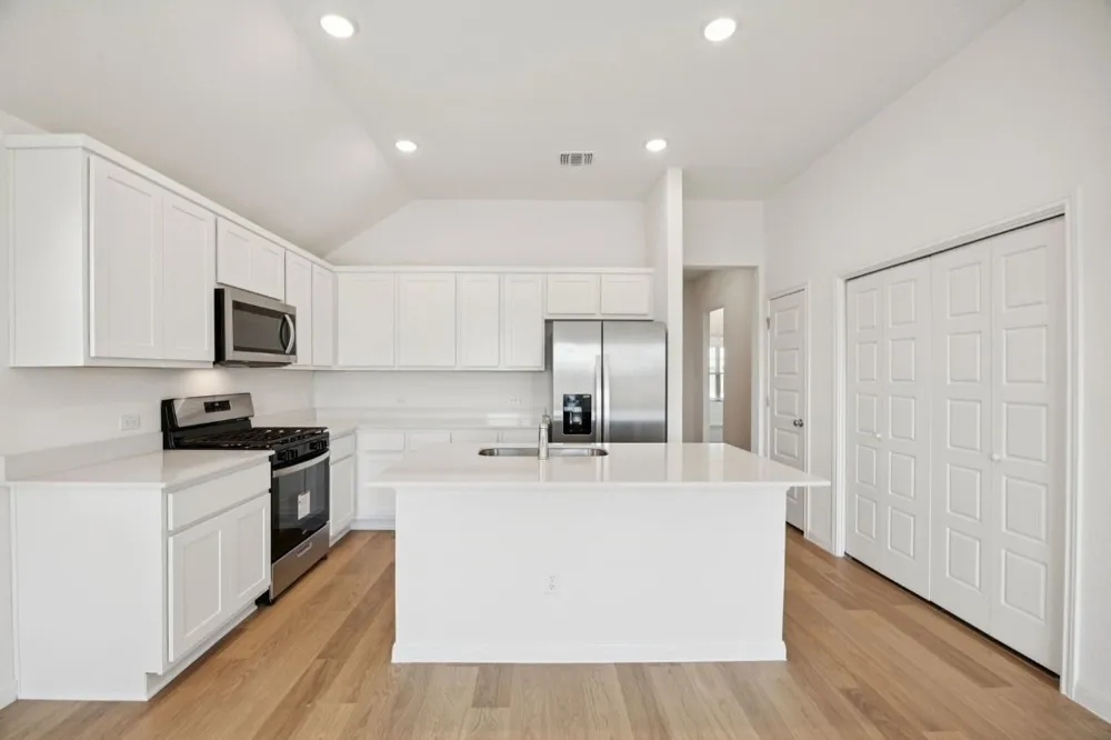 332 Bendecido Loop Elgin, TX 78621