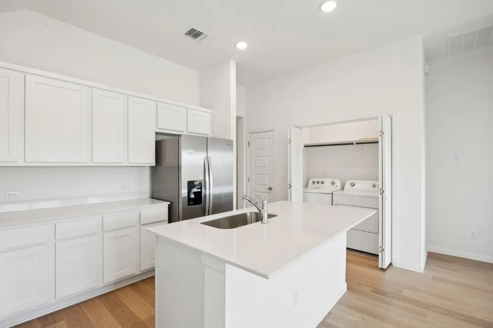 332 Bendecido Loop Elgin, TX 78621