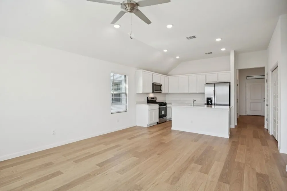 332 Bendecido Loop Elgin, TX 78621