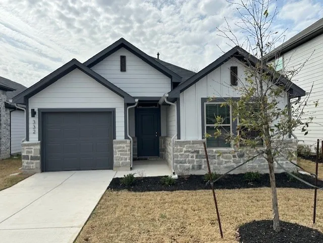 332 Bendecido Loop Elgin, TX 78621