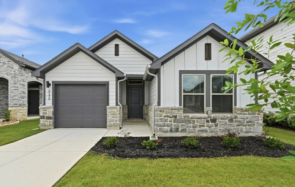 332 Bendecido Loop Elgin, TX 78621