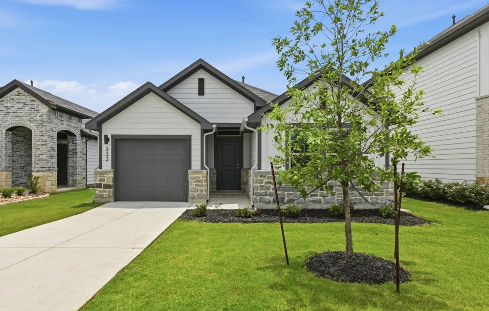 332 Bendecido Loop Elgin, TX 78621