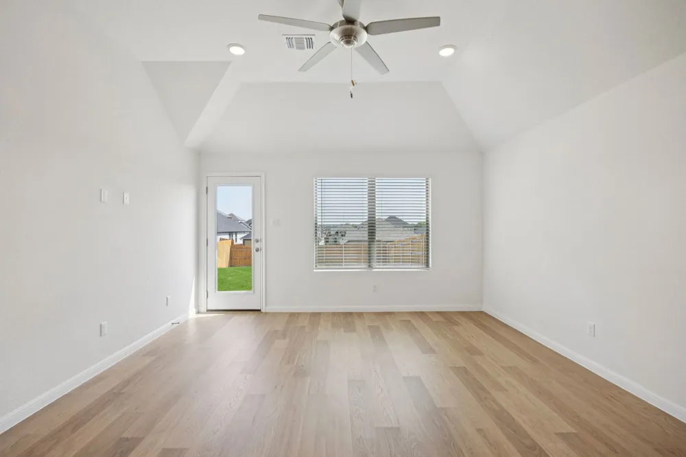 332 Bendecido Loop Elgin, TX 78621