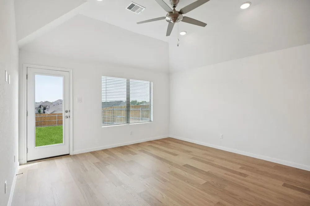 332 Bendecido Loop Elgin, TX 78621