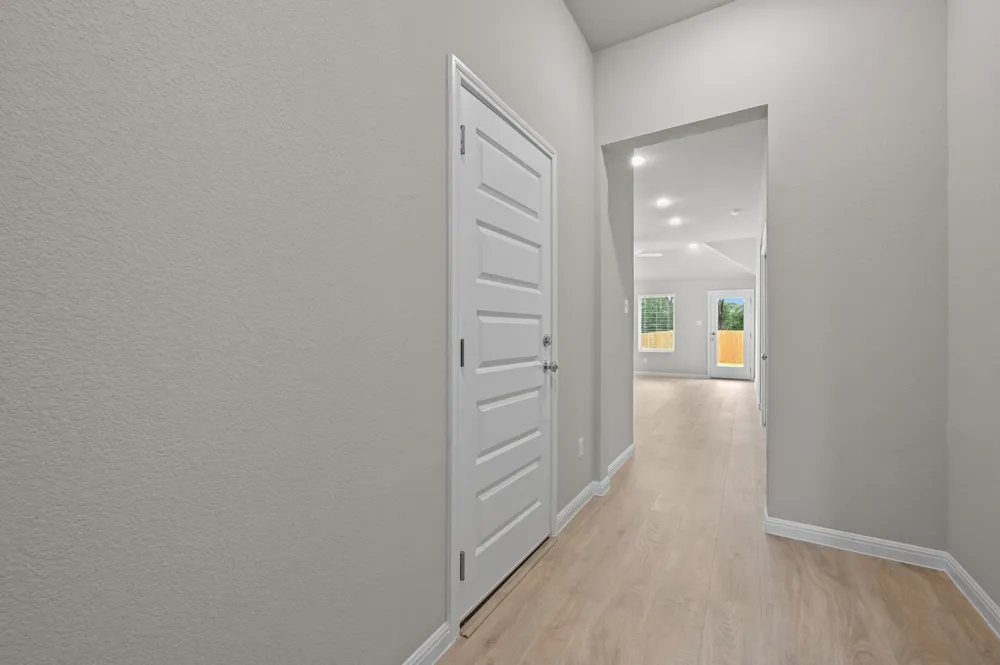 332 Bendecido Loop Elgin, TX 78621
