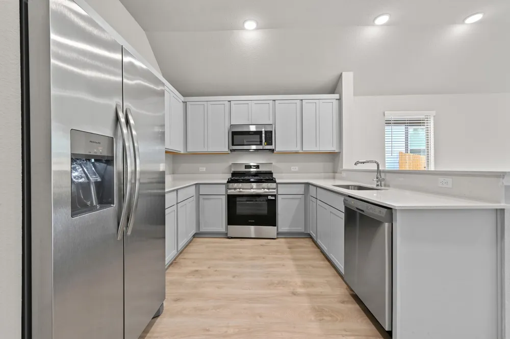332 Bendecido Loop Elgin, TX 78621