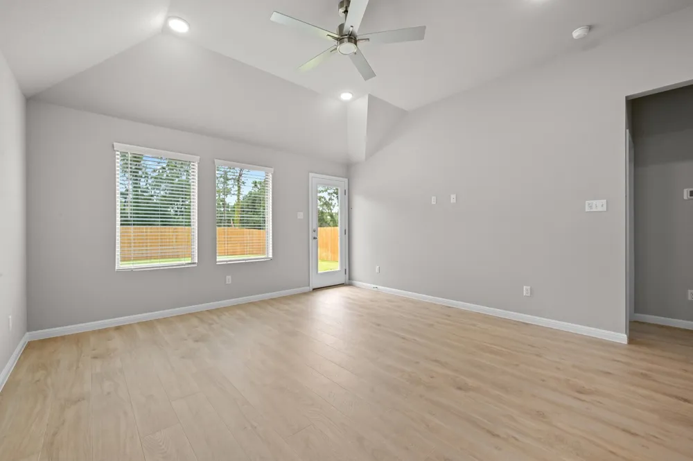 332 Bendecido Loop Elgin, TX 78621