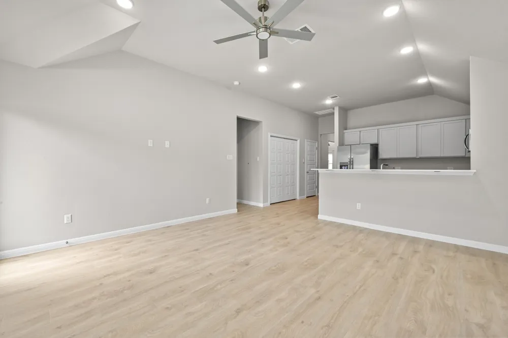 332 Bendecido Loop Elgin, TX 78621