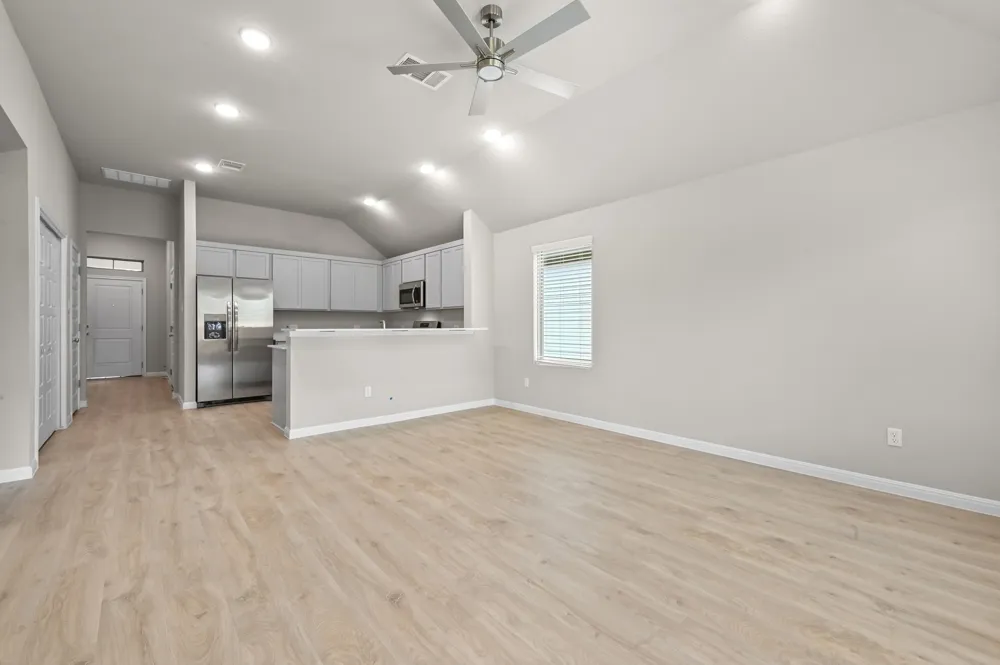 332 Bendecido Loop Elgin, TX 78621