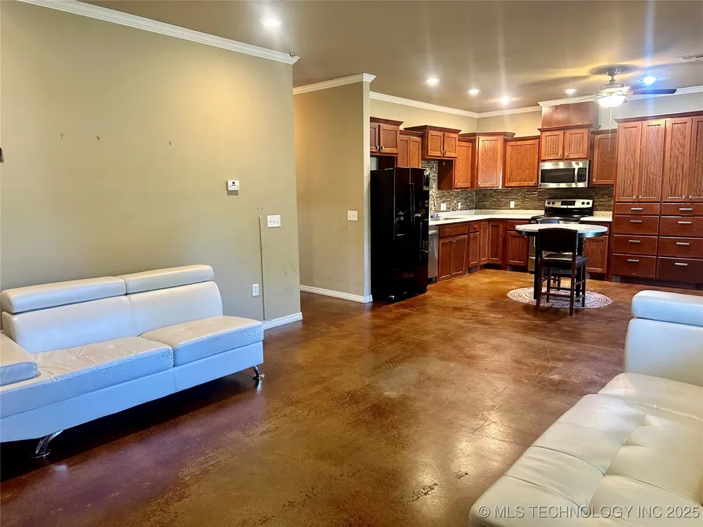 415664 E 1093 ROAD E Checotah, OK 74426