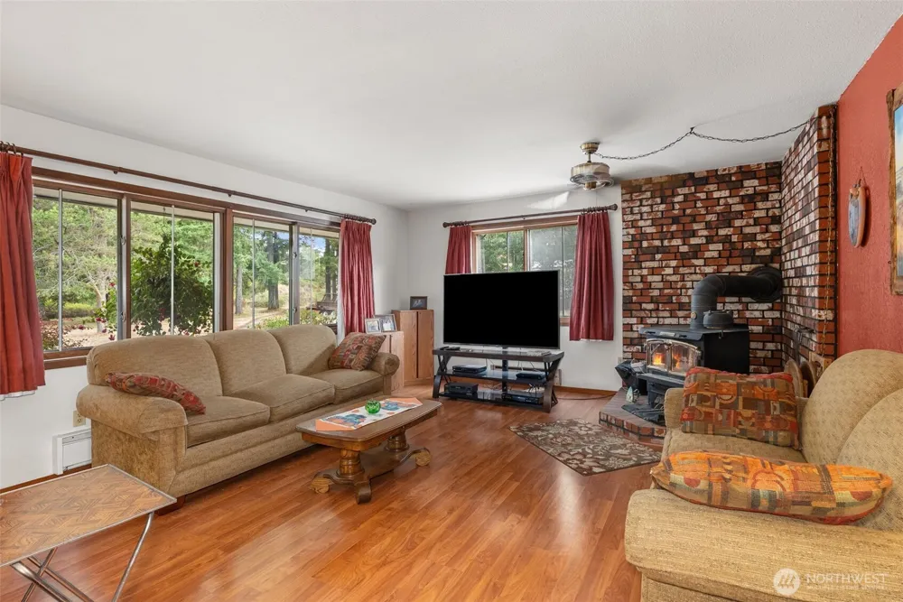 6511 203rd Avenue SW Centralia, WA 98531