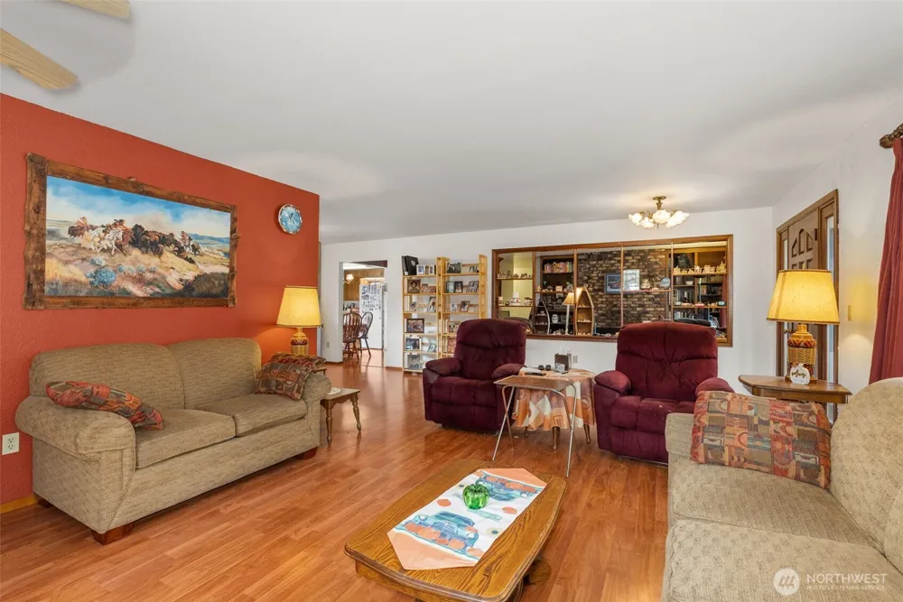 6511 203rd Avenue SW Centralia, WA 98531