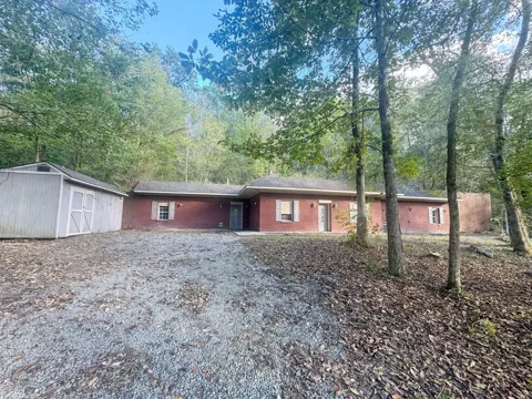 28 Alease Dr