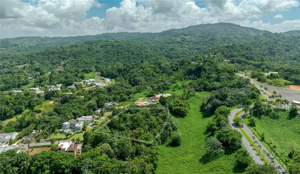 C42-43 VALLE ESCONDIDO Guaynabo, PR 00971