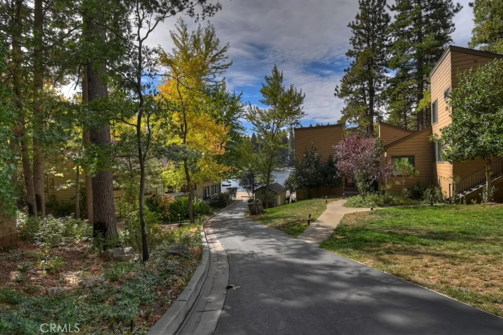 27821 Peninsula Drive #328 Lake Arrowhead, CA 92352