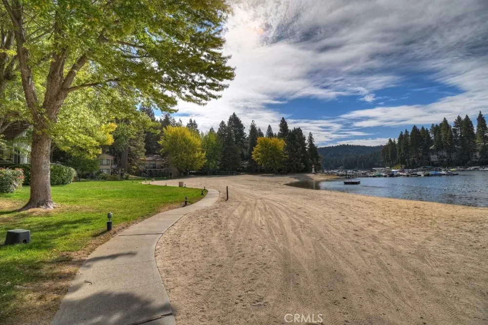 27821 Peninsula Drive #328 Lake Arrowhead, CA 92352