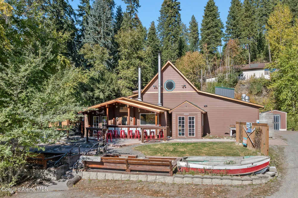12076 Wildwood Point Road Hauser, ID 83854