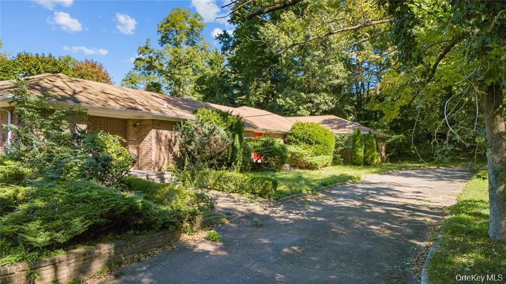 169 Middle Neck Road Sands Point, NY 11050