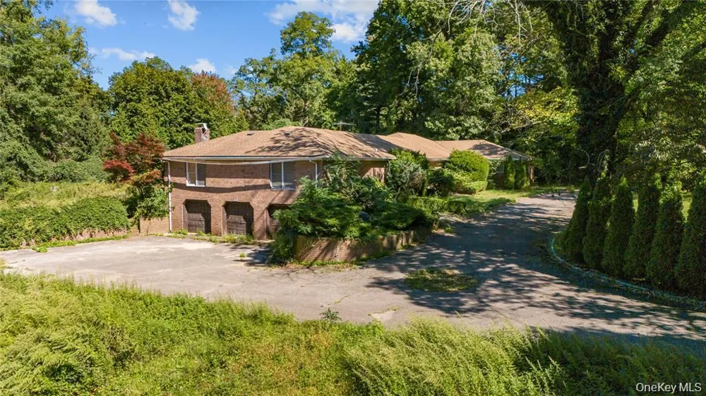 169 Middle Neck Road Sands Point, NY 11050