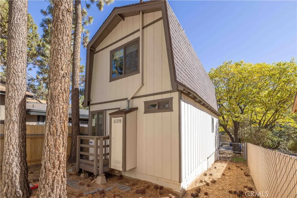 548 Moreno Lane Sugarloaf, CA 92386