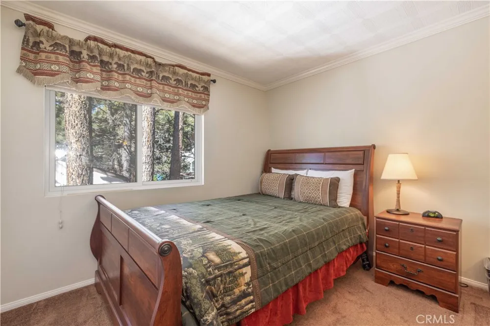 548 Moreno Lane Sugarloaf, CA 92386