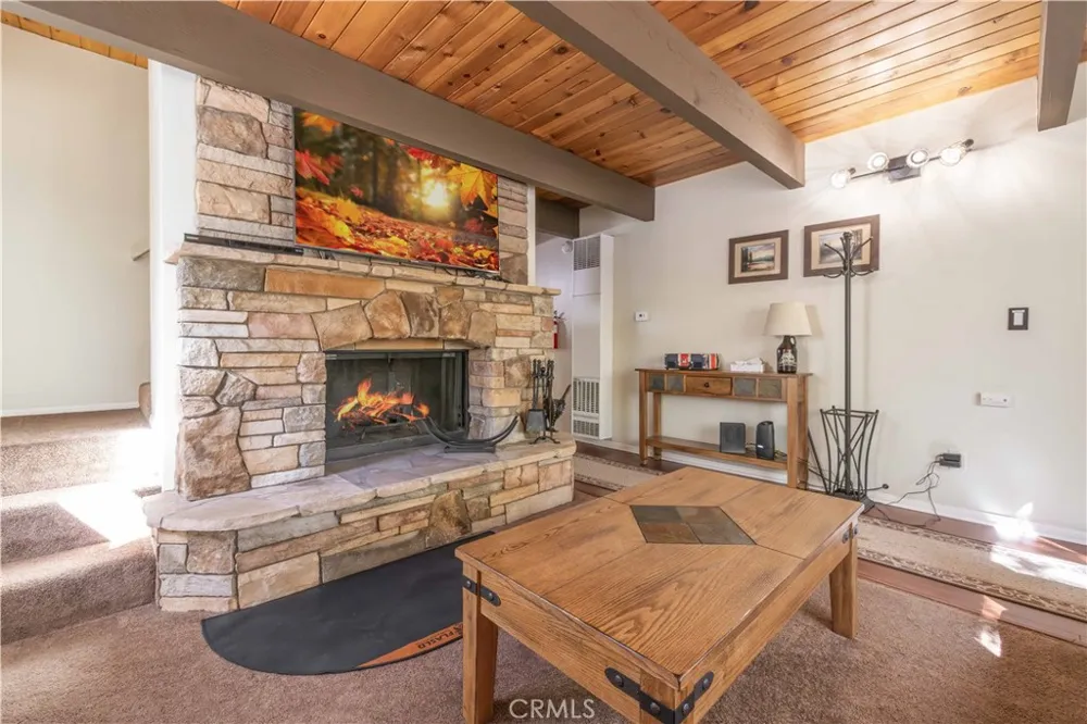 548 Moreno Lane Sugarloaf, CA 92386