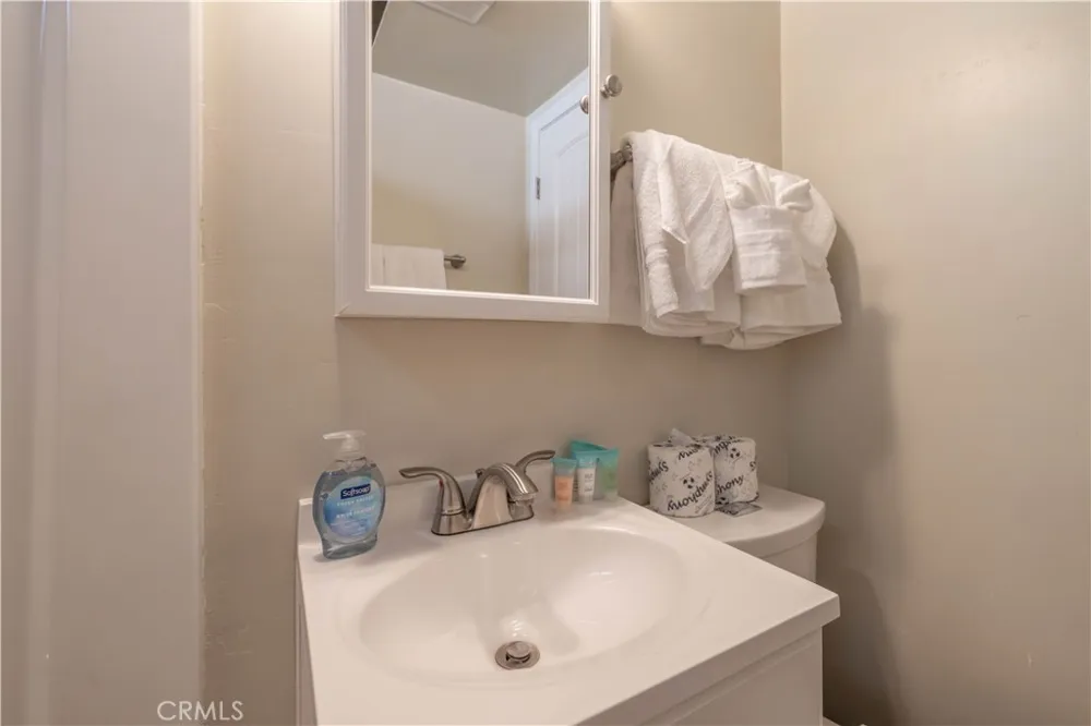 548 Moreno Lane Sugarloaf, CA 92386