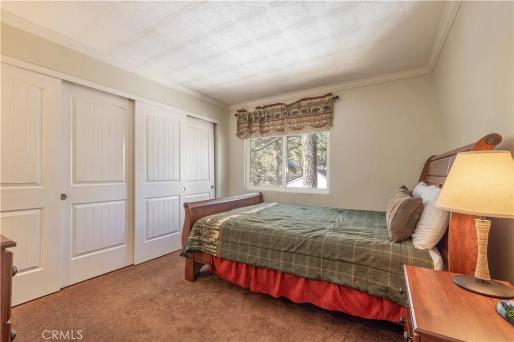 548 Moreno Lane Sugarloaf, CA 92386