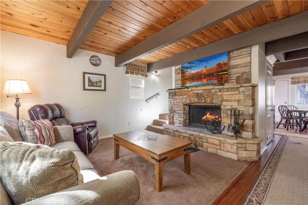 548 Moreno Lane Sugarloaf, CA 92386