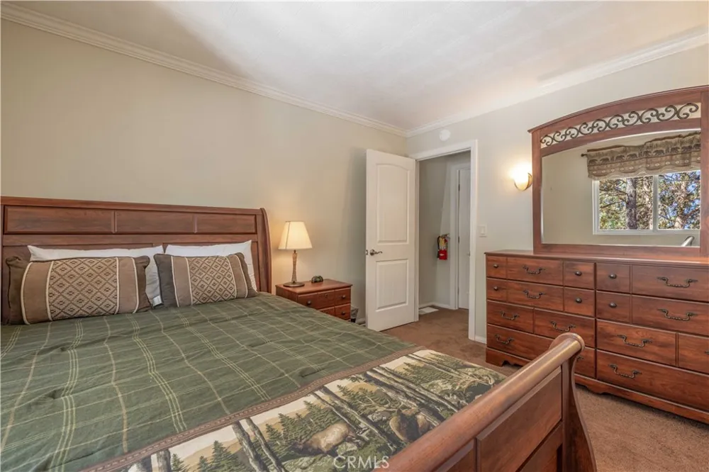 548 Moreno Lane Sugarloaf, CA 92386