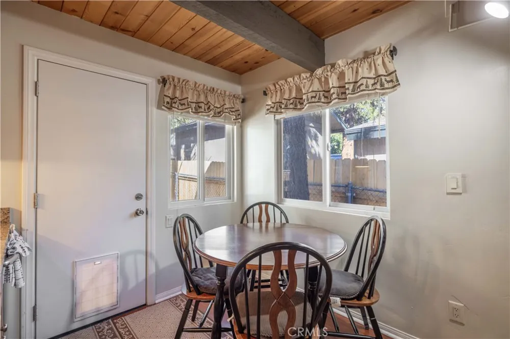 548 Moreno Lane Sugarloaf, CA 92386