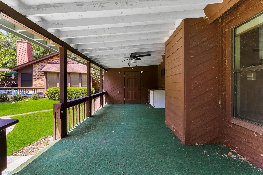 200 Fountain Lake W #116 Livingston, TX 77351