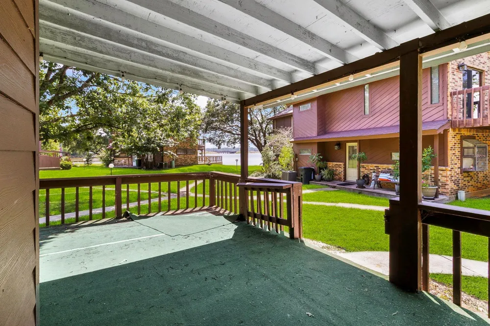 200 Fountain Lake W #116 Livingston, TX 77351
