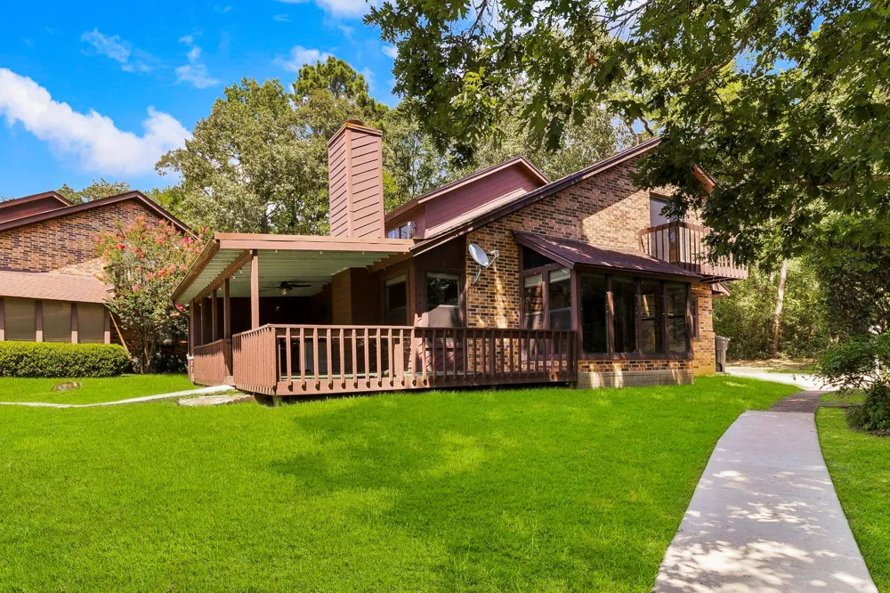200 Fountain Lake W #116 Livingston, TX 77351