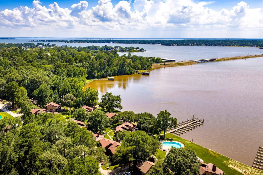200 Fountain Lake W #116 Livingston, TX 77351