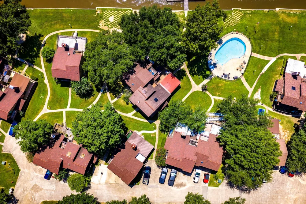200 Fountain Lake W #116 Livingston, TX 77351
