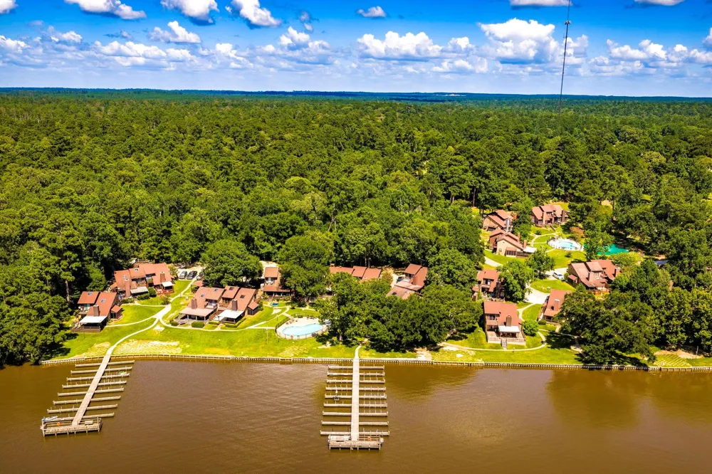 200 Fountain Lake W #116 Livingston, TX 77351