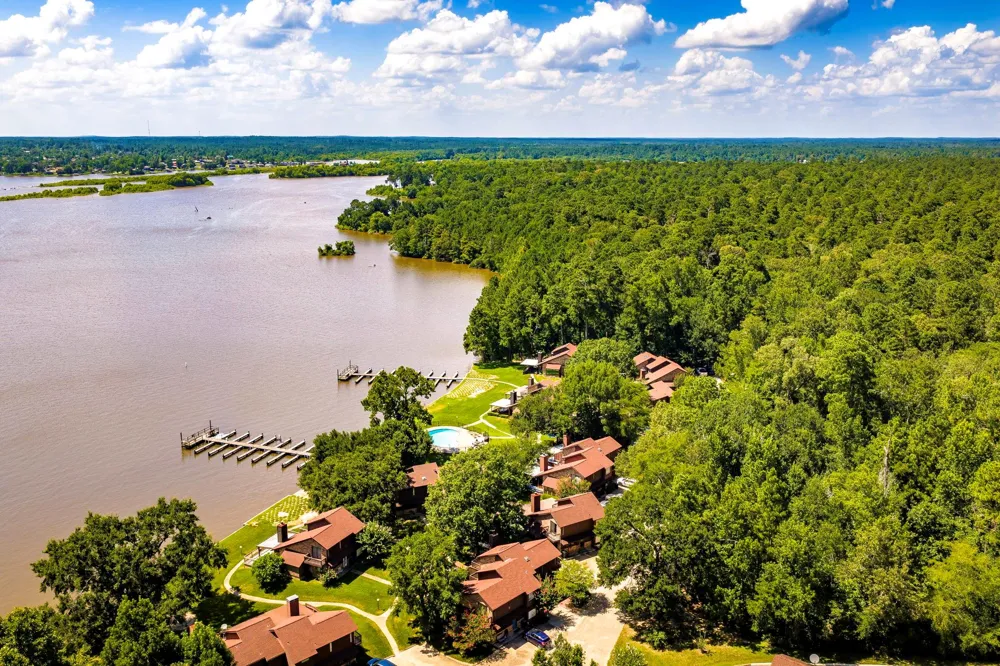 200 Fountain Lake W #116 Livingston, TX 77351