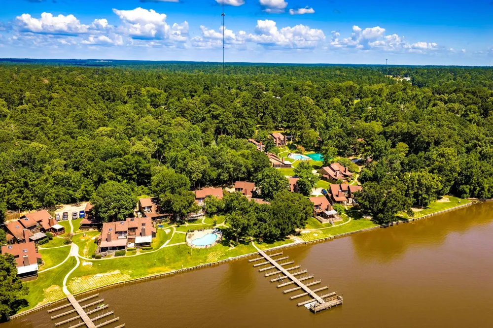 200 Fountain Lake W #116 Livingston, TX 77351