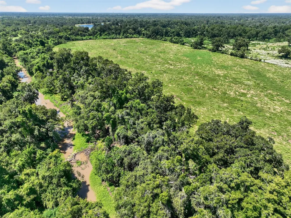 107 Fulbright Drive Angleton, TX 77515