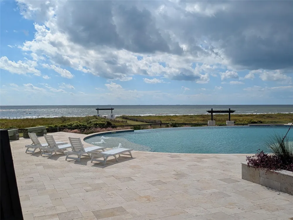 322 Seagrass Gilchrist, TX 77617