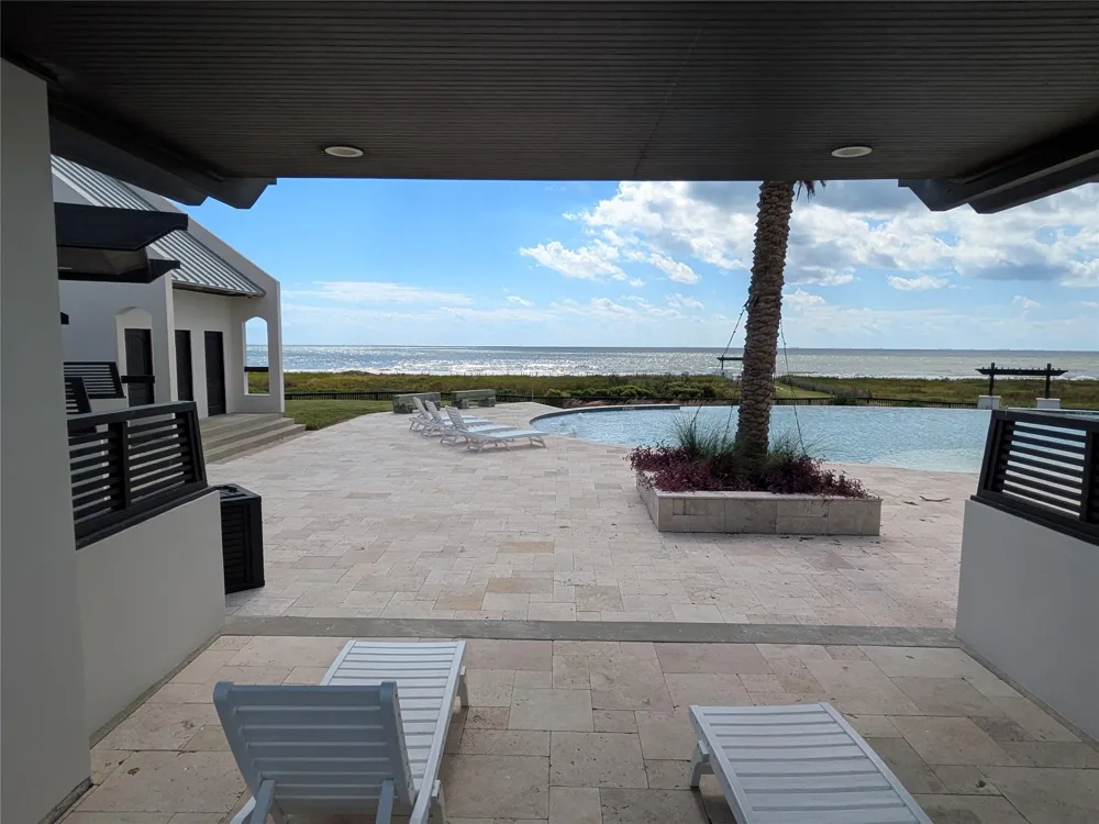 322 Seagrass Gilchrist, TX 77617